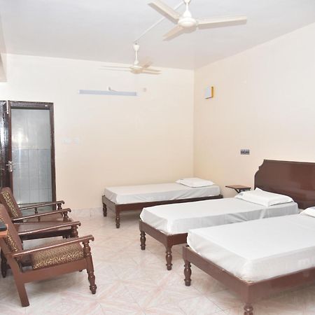 Arihanth Deluxe Lodge شيموغا المظهر الخارجي الصورة