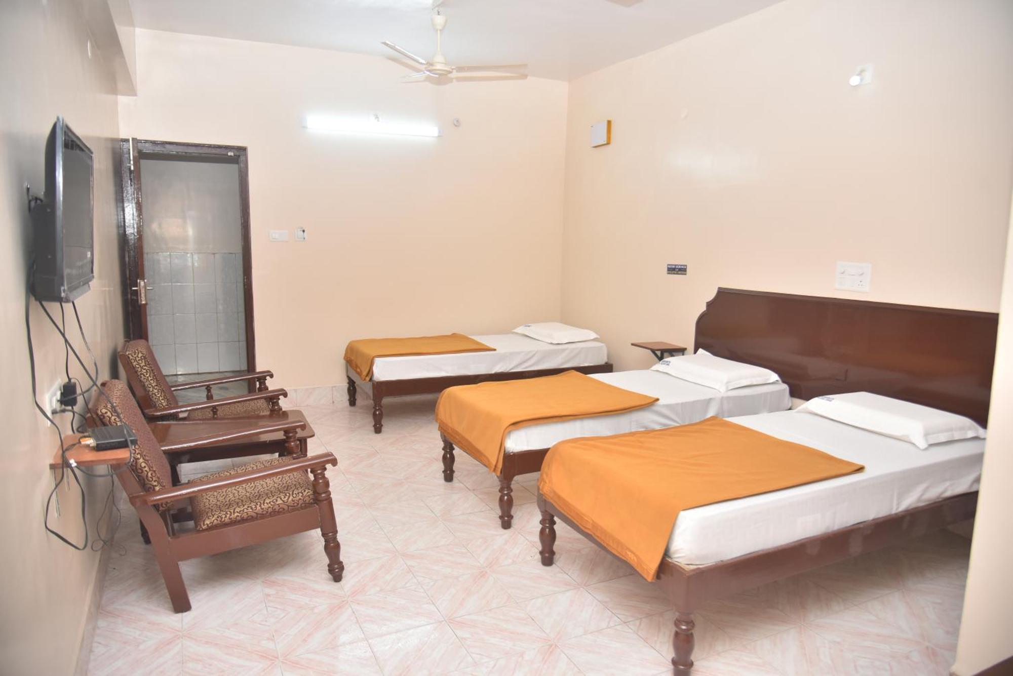 Arihanth Deluxe Lodge شيموغا المظهر الخارجي الصورة