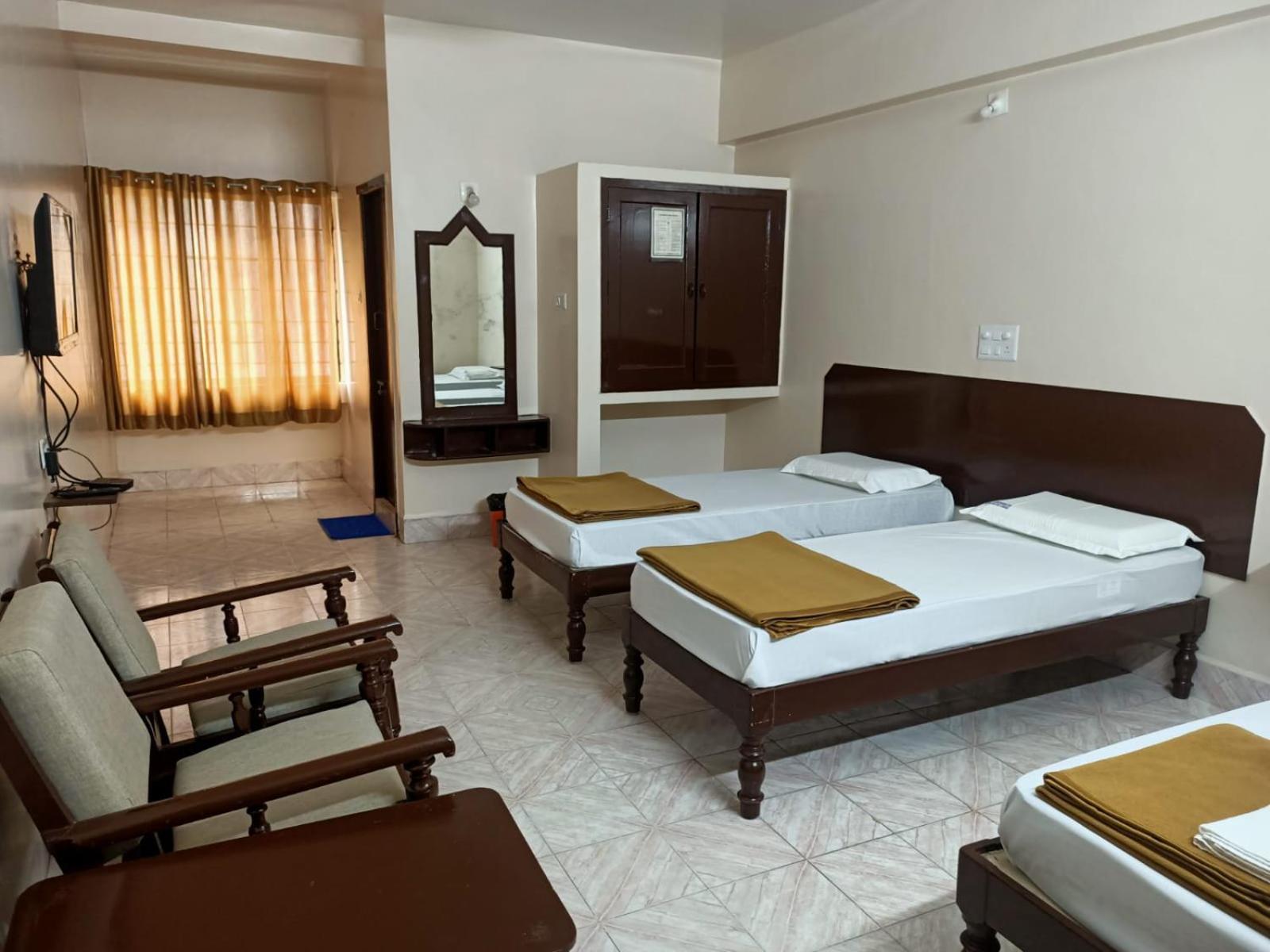 Arihanth Deluxe Lodge شيموغا المظهر الخارجي الصورة