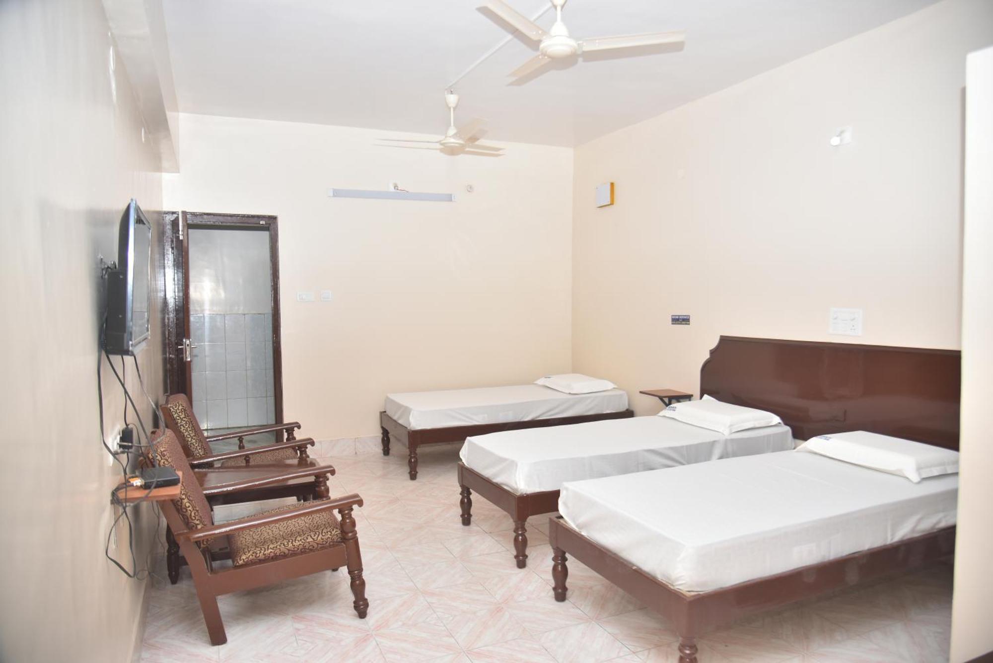 Arihanth Deluxe Lodge شيموغا المظهر الخارجي الصورة
