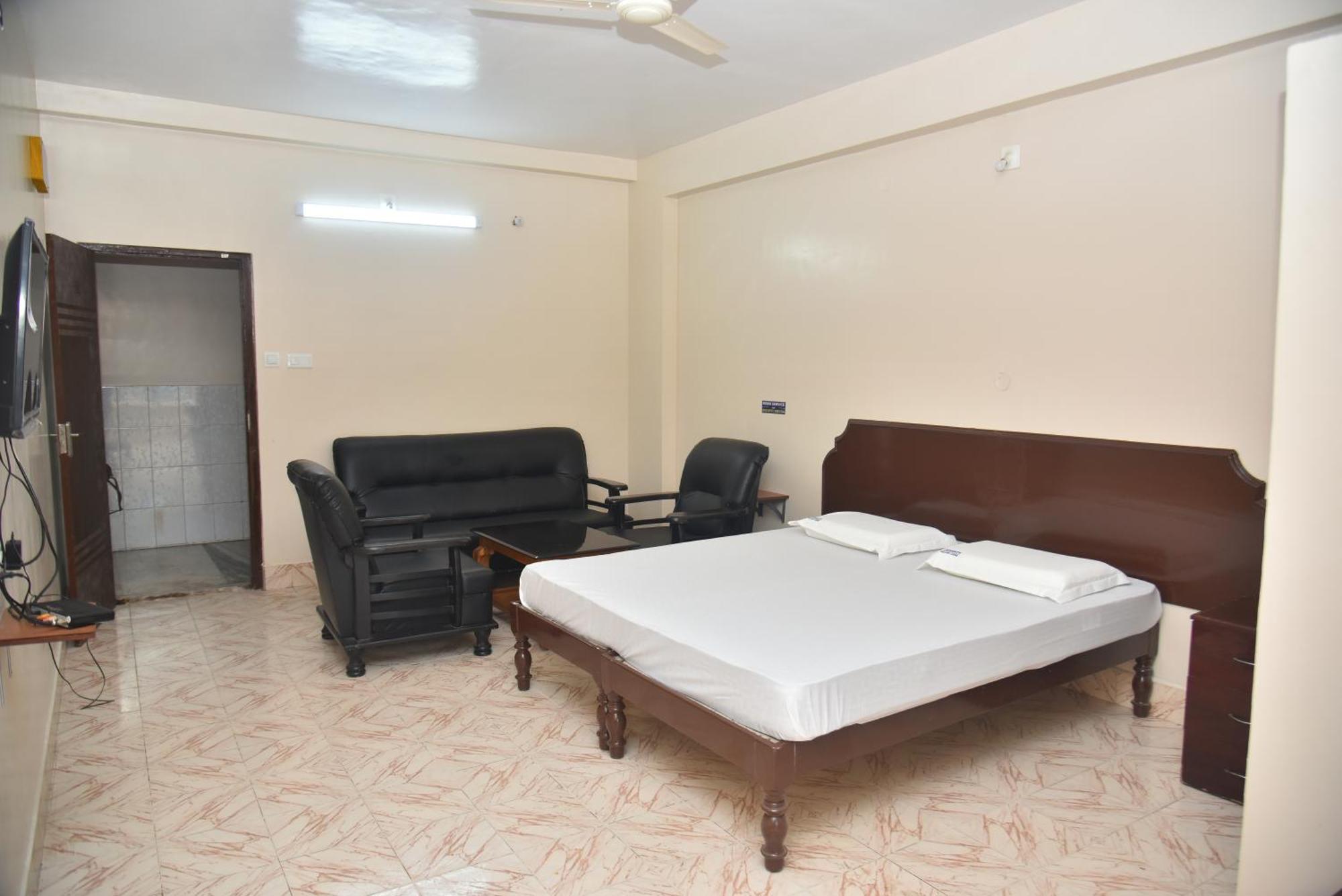 Arihanth Deluxe Lodge شيموغا المظهر الخارجي الصورة
